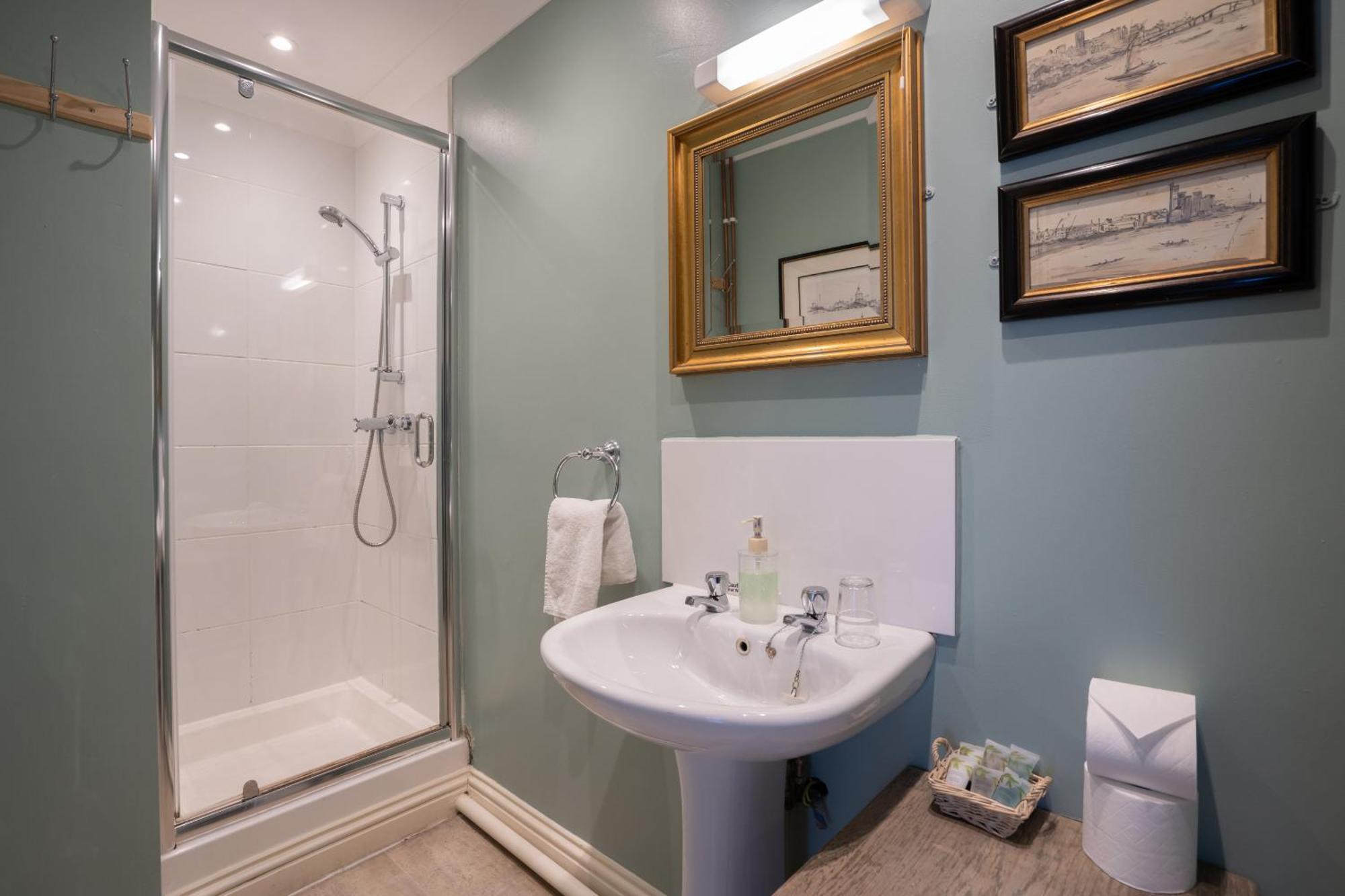 The Bedingfeld Arms Hotel Oxborough Room photo